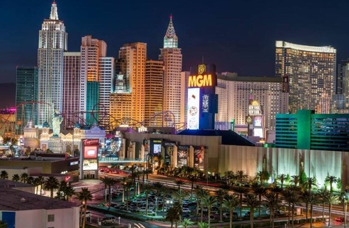 Las Vegas Apartment | International Suite | Vegas Casino Stay