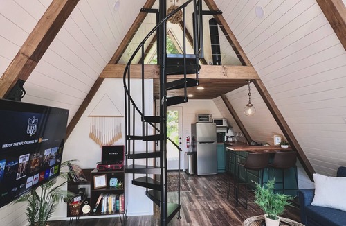 Seymour Cabin | Intimate A-frame with hot tub and outdoor shower tucked in the woods