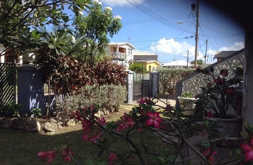 Mount Brevitor Apartment | Intimate Heywoods beach property with a flowering garden