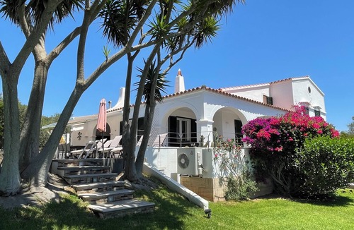 Punta Prima House | Intimate luxury villa 5 minutes' walk from the beach in a quiet location
