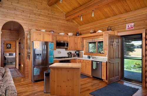 Shining Mountains Cabin | Intimate Off-Grid Cabin with Fire Pit and Mountain Views in Montana