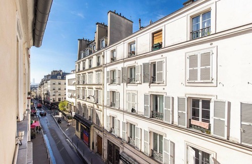 Quartier de Rochechouart Apartment | Intimate private room - 2P- Pigalle/Moulin Rouge