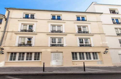 Quartier de Rochechouart Apartment | Intimate private room - 2P- Pigalle/Moulin Rouge