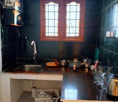 Kalapettai House | Intimate Studio, 4 km Paradise Beach SERA