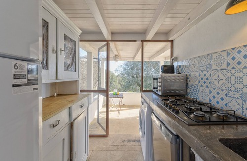 Ostuni Cottage | Intimate trullo with little pool and garden