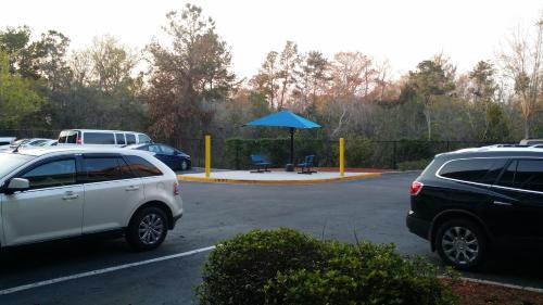 West Ashley Hotel | InTown Suites Extended Stay Charleston SC - West Ashley