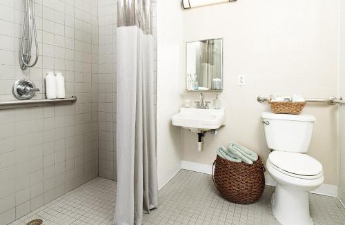 Chesapeake Hotel | InTown Suites Extended Stay Chesapeake VA - Greenbrier Road