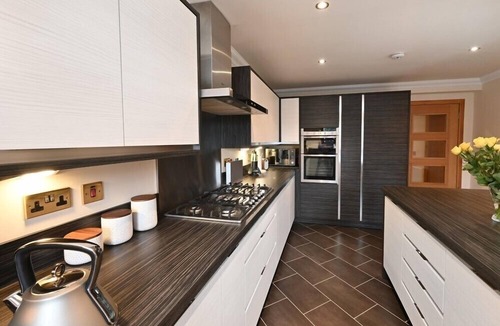 Inverness City Centre Cottage | INVERNESS CITY APARTMENT, family friendly in Inverness