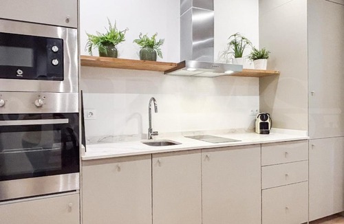 Centro Apartment | Inviting 2-Bed Apartment, Heart of Málaga REMS