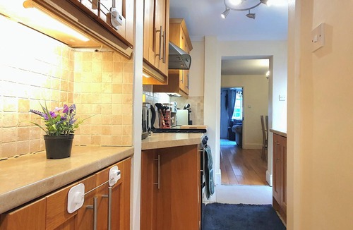 Windsor City Centre Cottage | Inviting 2-Bed Cottage in Windsor