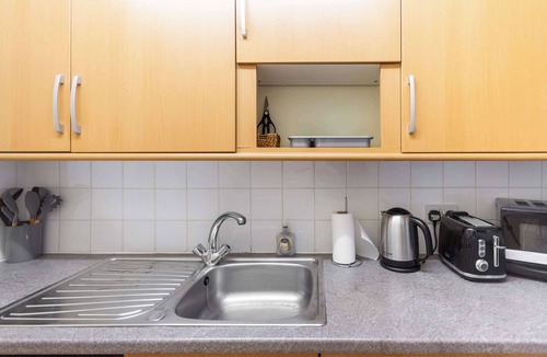 Tollcross Apartment | Inviting 2BDR Home Close to Edinburgh Castle