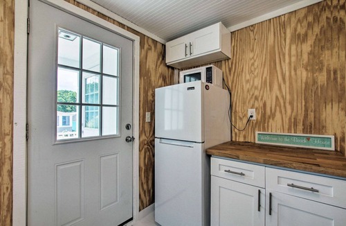 Old Lyme Cottage | Inviting 3BR Beachfront Cottage in Hawk's Nest – Summer Escape Awaits!