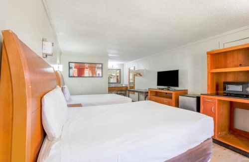 Richmond Hotel | Inviting 4-Unit Stay at Garden Inn – Affordable Room Near Comstock Field