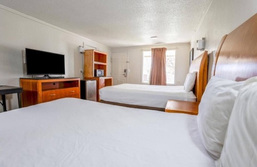 Richmond Hotel | Inviting 4-Unit Stay at Garden Inn – Affordable Room Near Comstock Field
