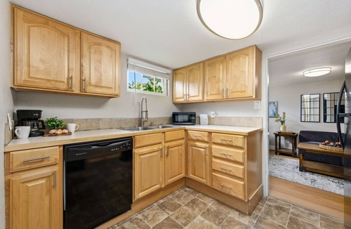 Greeley Apartment | Inviting Bungalow Next to Unc - Free Cruiser Bikes!