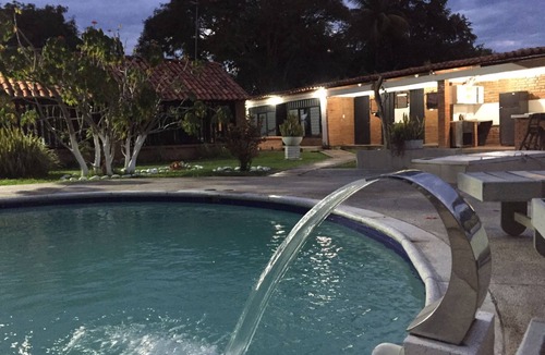 Zona Cafetera Villa | Inviting 14-Bed Villa, Sleeps 29, Parking