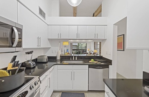 Marco Island Condo | Inviting Condo | Pool Just Steps From The Beach