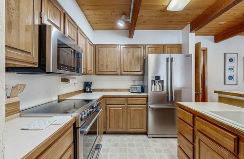 Tennis Village Condo | Inviting condo with private sauna & wonderful shared amenities