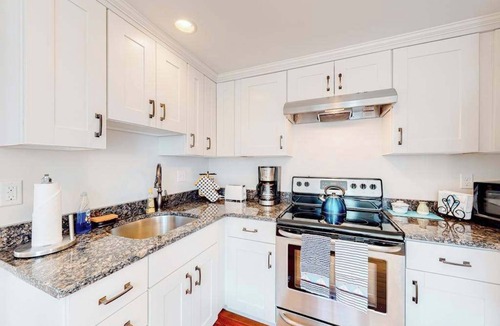 Cataumet House | Inviting cottage with golf nearby, central AC, & full kitchen