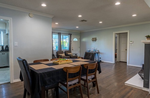 Valley Glen House | Inviting Newly Renovated Home with pool close to Universal Studios