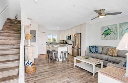 Marathon Condo | Inviting oceanfront condo with shared pool, dock, and great neighborhood