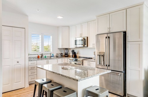 Marathon Condo | Inviting oceanfront condo with shared pool, dock, and great neighborhood