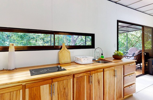 Santa Cruz de Leon Cortes House | Inviting riverfront home with mountain views, full kitchen, & dog-friendly