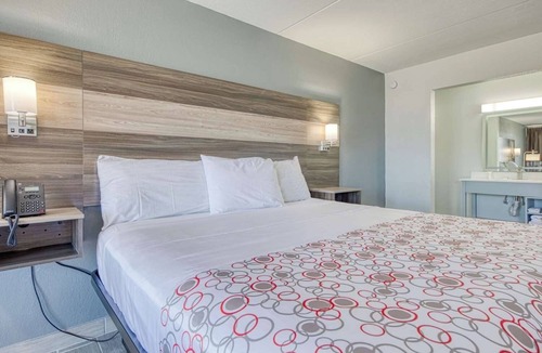 Revelo House | Inviting Room w/Pool, Free Breakfast, Close to Big South Fork Scenic Railway