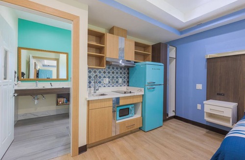 George Bush Park/Eldridge Hotel | Inviting Room with 2 Queen Beds and Kitchenette Near Woodbridge Lake in Houston