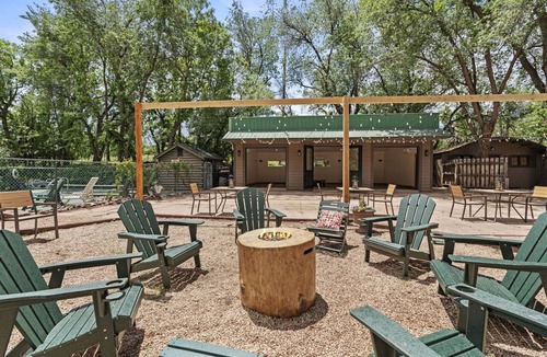 Colorado Springs Cabin | Inviting Rustic Cabins with Scenic Outdoor Spaces near Garden of the Gods in Colorado Springs, Colorado