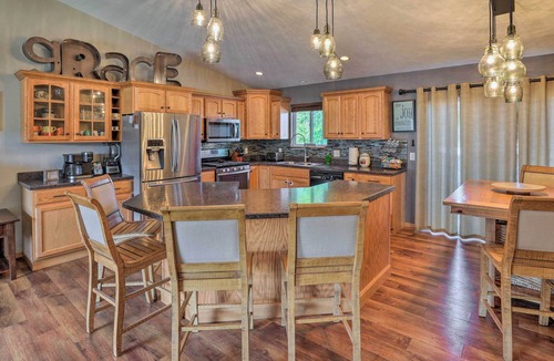 Buffalo Ridge House | Inviting Sioux Falls Home ~ 5 Mi to Downtown!