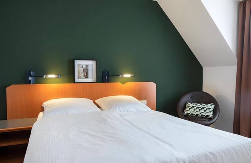Heppenheim Hotel | Inviting Stay Steps from Heppenheim's Picturesque Market - Perfect for Adventure