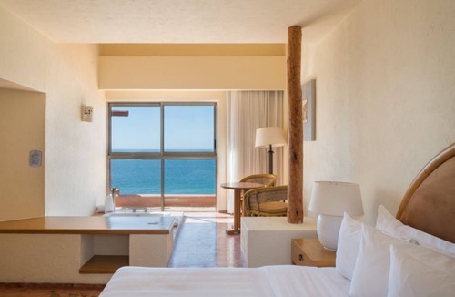 San Jose del Cabo Hotel | Inviting Studio Getaway Close to the Sand