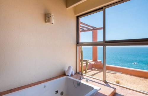 San Jose del Cabo Hotel | Inviting Studio Getaway Close to the Sand