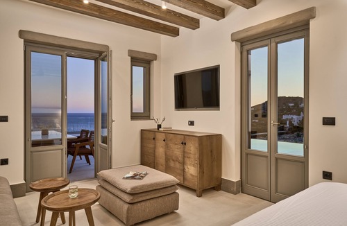 Ios Hotel | Ios Grand Pool Suites