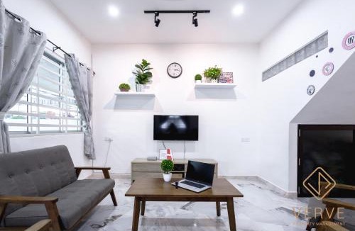 Ipoh House | Ipoh Deluxe Family Home by Verve (14 Pax) EECH04