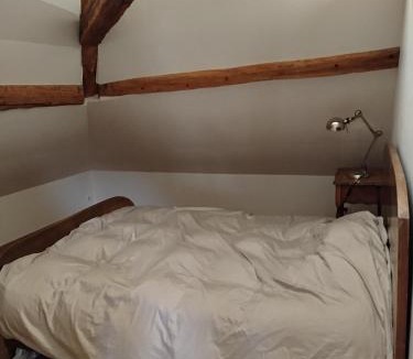 Senlis House | Irène