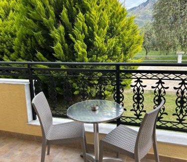 Megalos Prinos Apartment | Iraklis Hotel