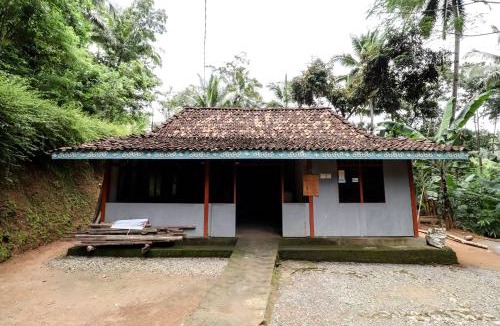 Kokap House | Iran Homestay