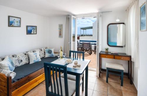 Perivolos Apartment | Irene's Sunshine Studio