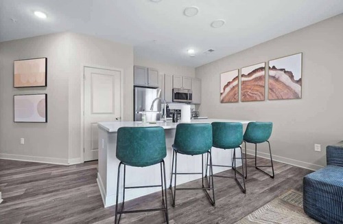 Whitestown Apartment | IRIE Living, Refresh Kg 2Bd+Gym+Pool!