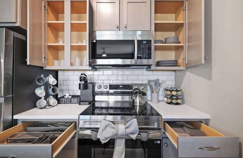 Whitestown Apartment | IRIE Living, Refresh Kg 2Bd+Gym+Pool!