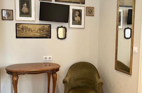 Antibes Old Town Hotel | Irin Hotel