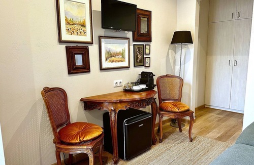 Antibes Old Town Hotel | Irin Hotel
