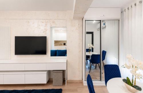 Saturn Apartment | Irina's Premier Properties at Seven Palms, Saturn