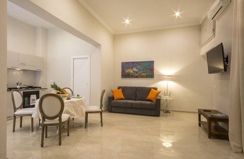 Santa Croce Apartment | Iris 3, a modern and elegant apartment ideal for a family by Mmega