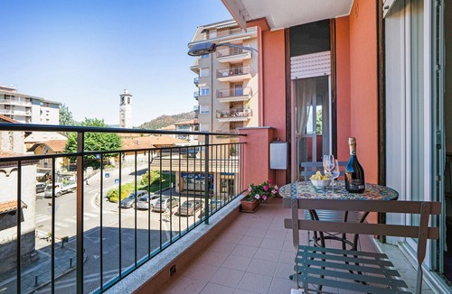 Angera Apartment | Iris Apartment Lago Maggiore with Lake View, Balconies, Air Conditioning & Wi-Fi