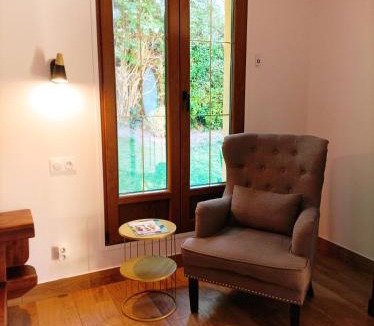Saint-Germain-en-Laye House | Iris Garden Cottage
