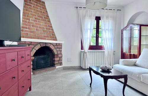 La Muddizza House | Iris House