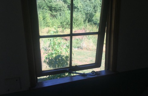 Gardonne Cottage | Iris Meadow Cottage in the midst of Dordogne's vineyards